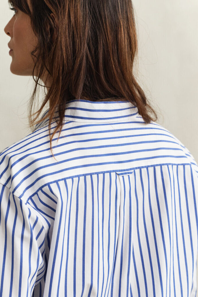 Camisas clássicas de popeline às riscas com corte descontraído