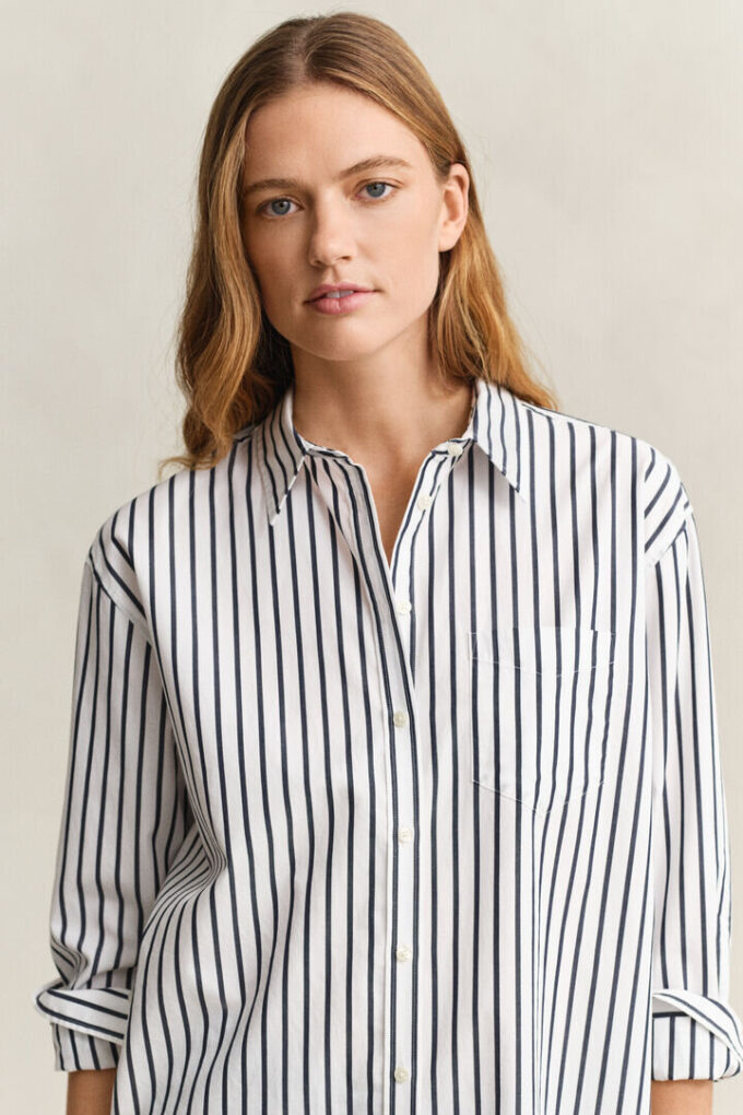 Camisas clássicas de popeline às riscas com corte descontraído