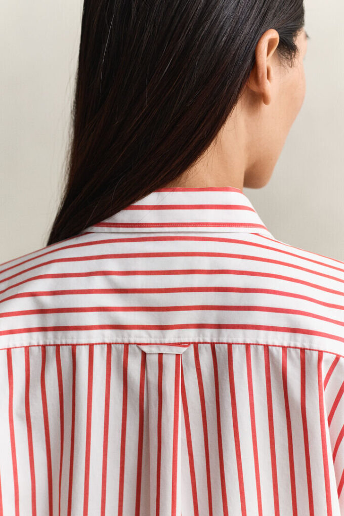 Camisas clássicas de popeline às riscas com corte descontraído