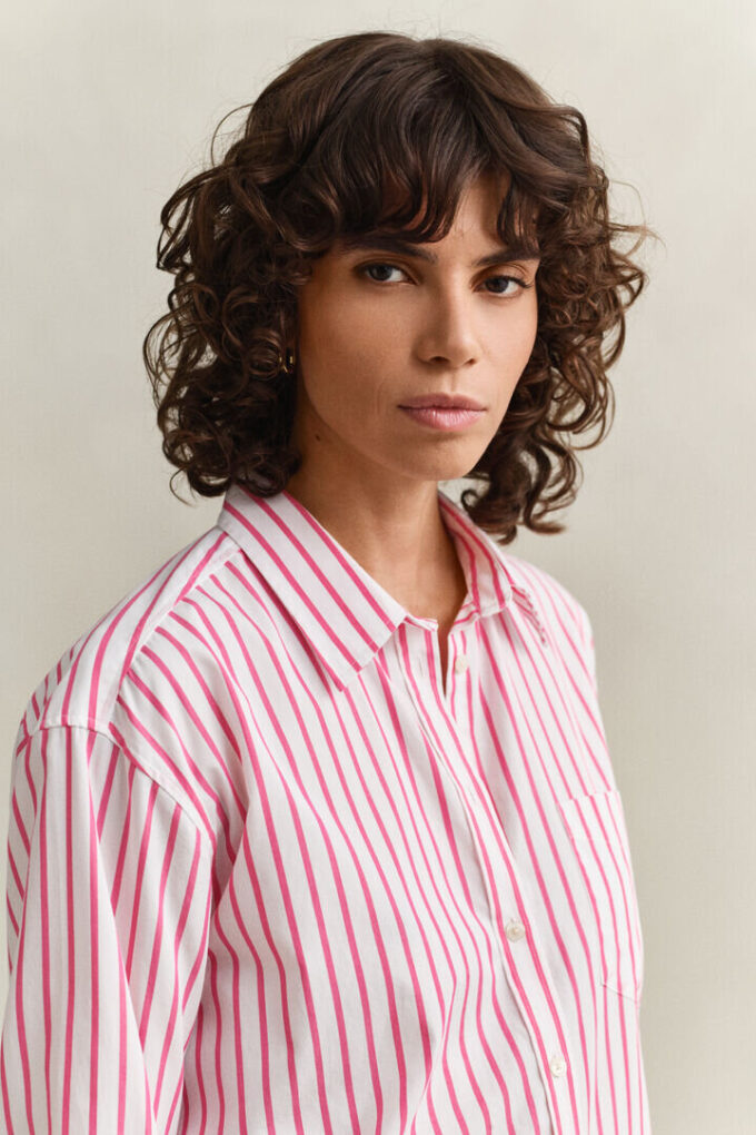 Camisas clássicas de popeline às riscas com corte descontraído