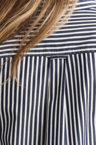 Camisas clássicas de popeline às riscas com corte regular