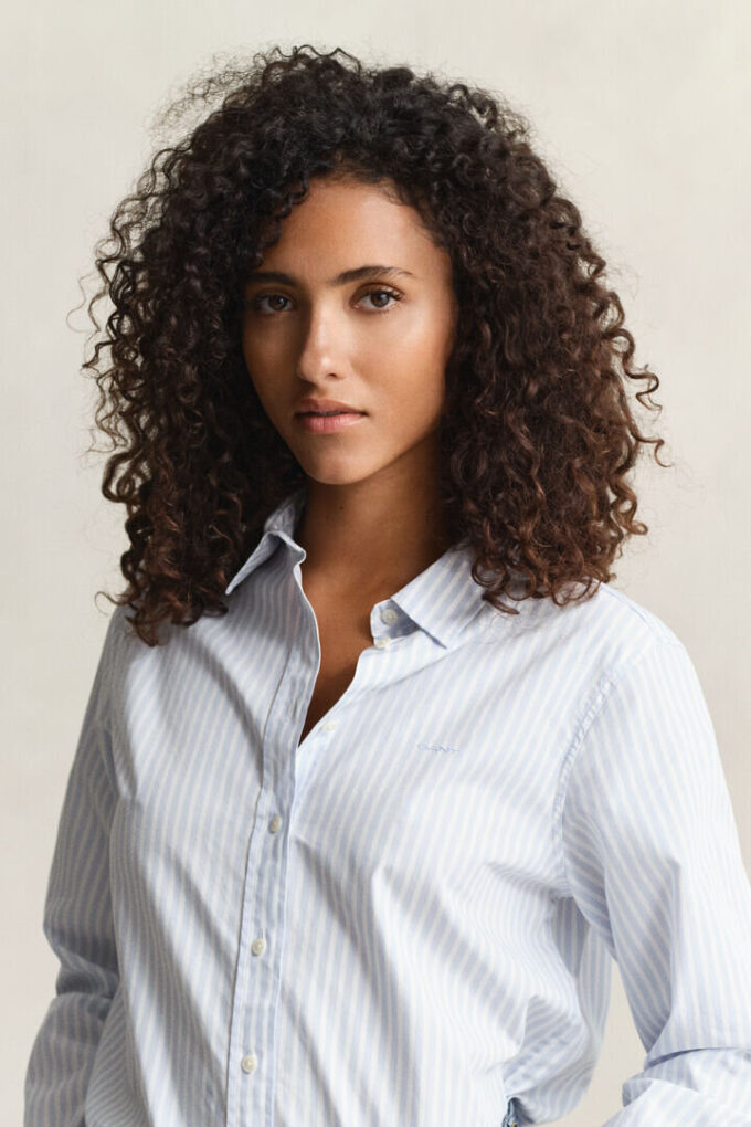 Camisas clássicas de popeline às riscas com corte regular
