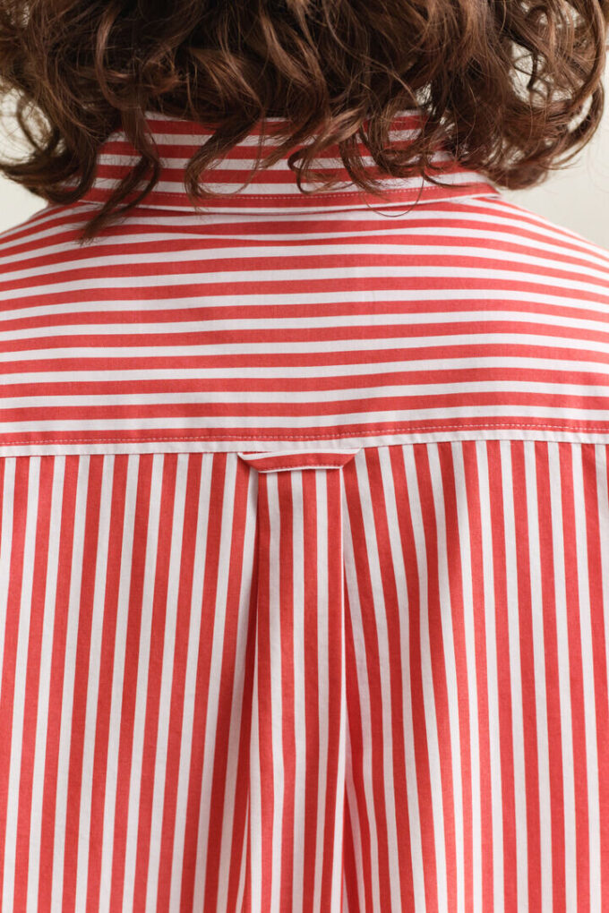 Camisas clássicas de popeline às riscas com corte regular