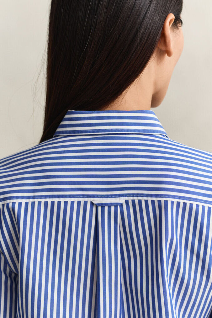 Camisas clássicas de popeline às riscas com corte regular