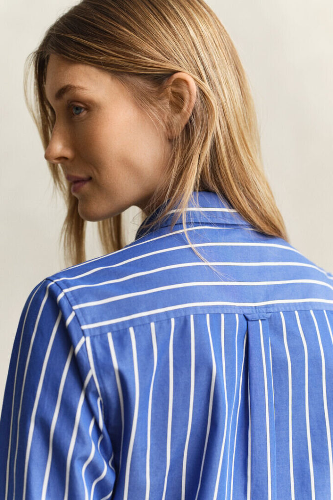 Camisas clássicas de popeline às riscas com corte regular