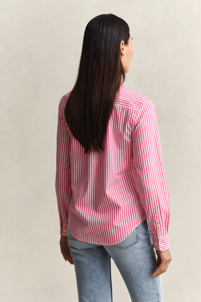 Camisas clássicas de popeline às riscas com corte regular