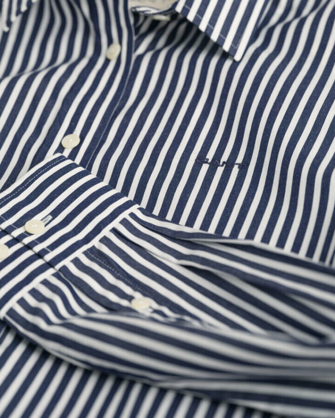 Camisas clássicas de popeline às riscas com corte regular