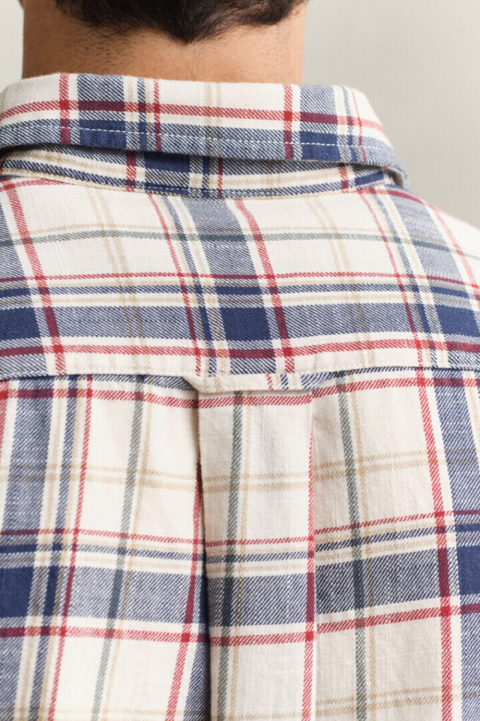 Camisas com bolsos de patch em sarja