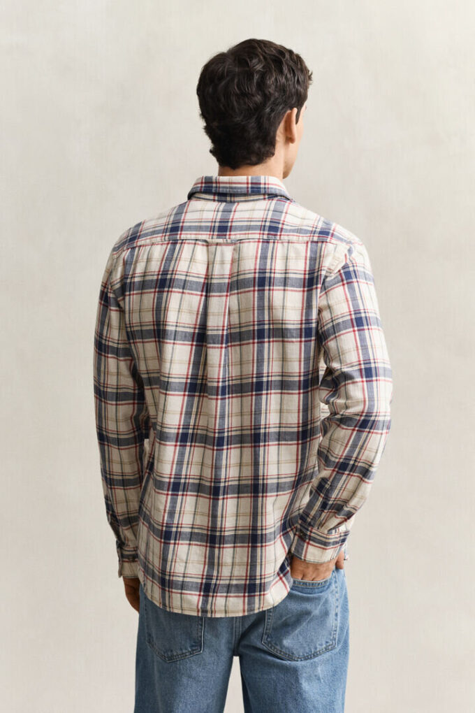Camisas com bolsos de patch em sarja