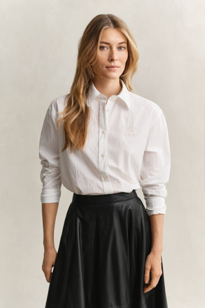 Camisas com riscas bordadas