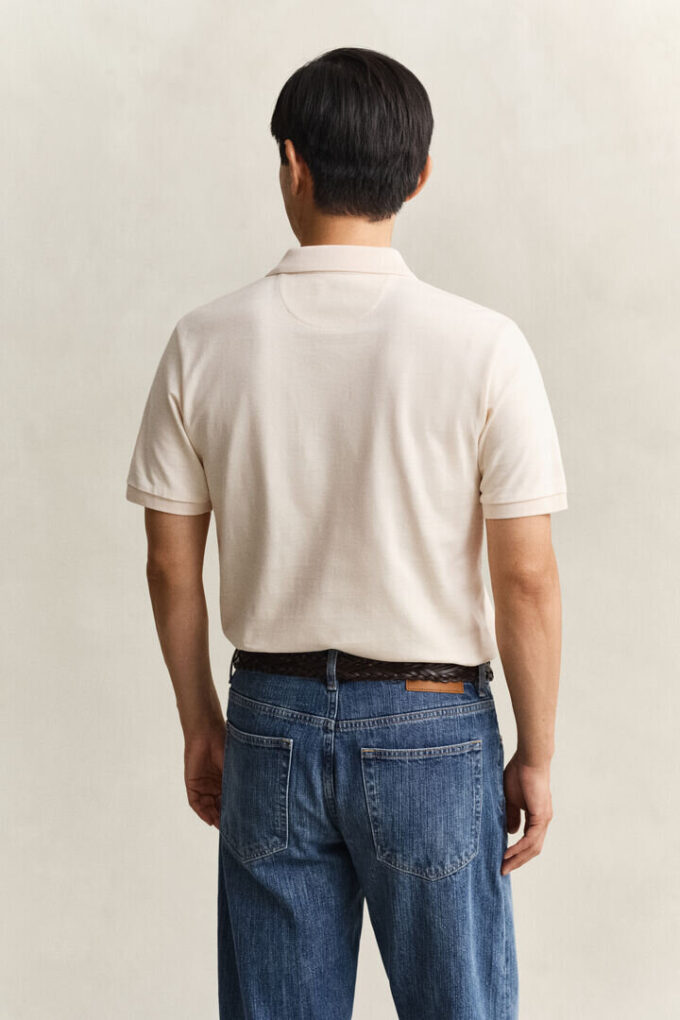 Camisas com riscas texturizadas