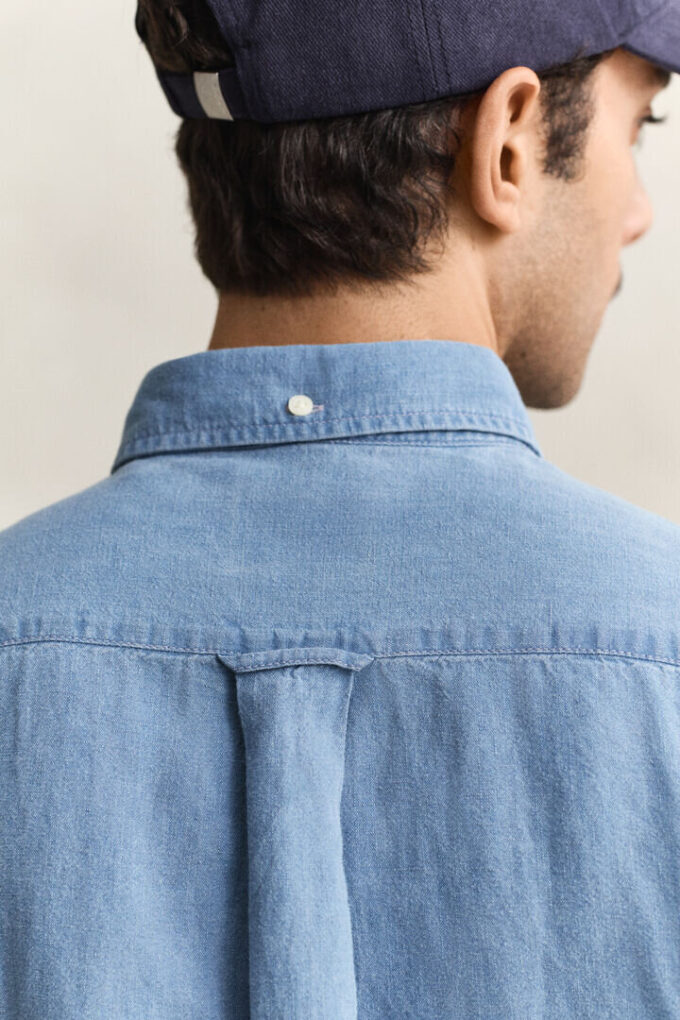 Camisas de algodão e linho índigo