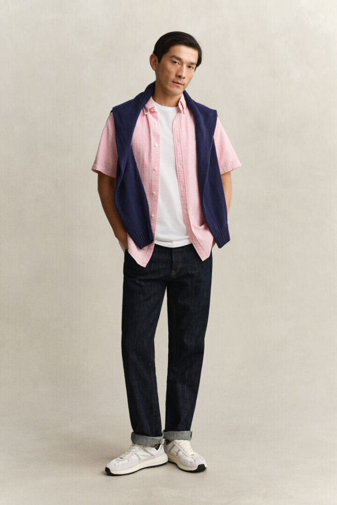 Camisas de calções em seersucker às riscas