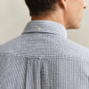 Camisas de calções em seersucker às riscas