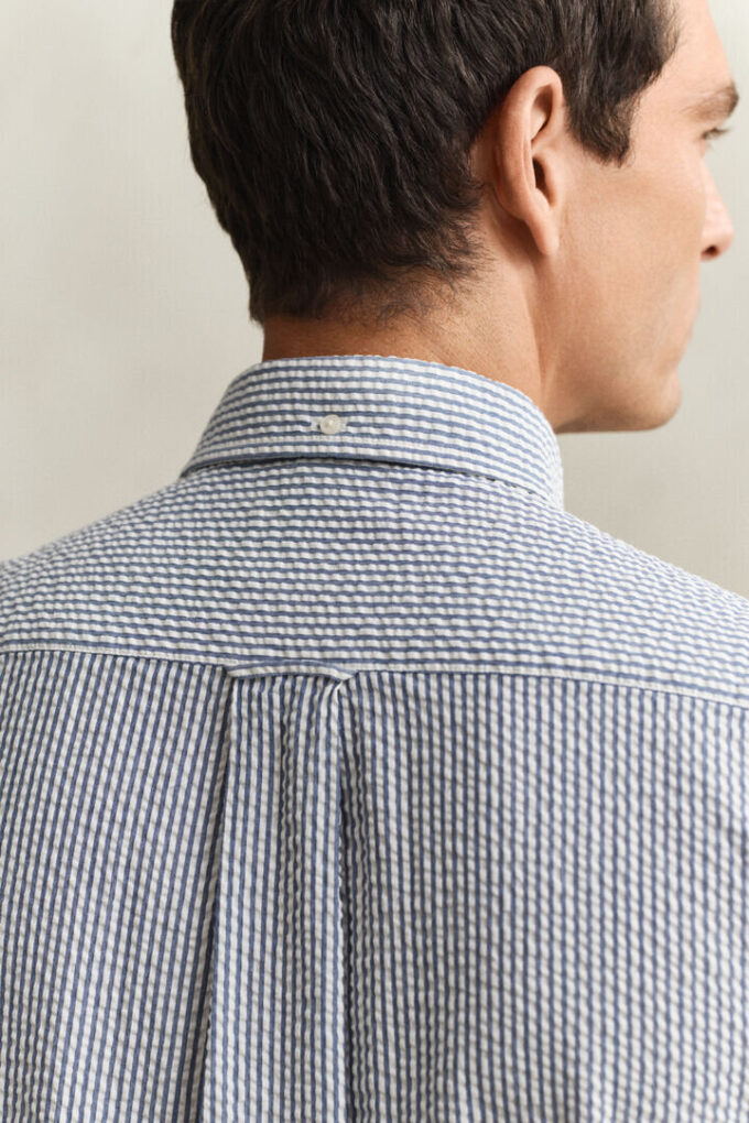 Camisas de calções em seersucker às riscas
