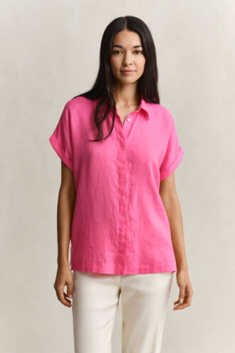 Camisas de linho com mangas curtas