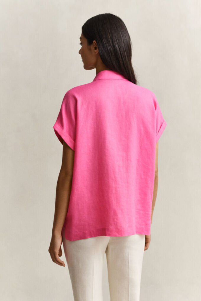 Camisas de linho com mangas curtas