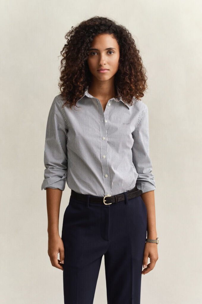 Camisas de popeline às riscas com corte justo