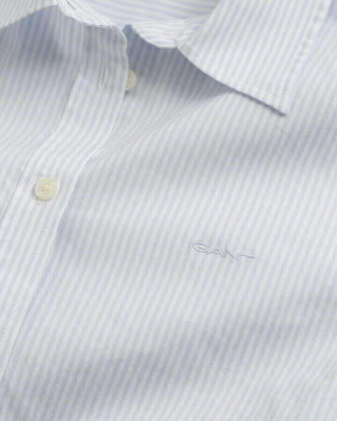 Camisas de popeline às riscas com corte justo