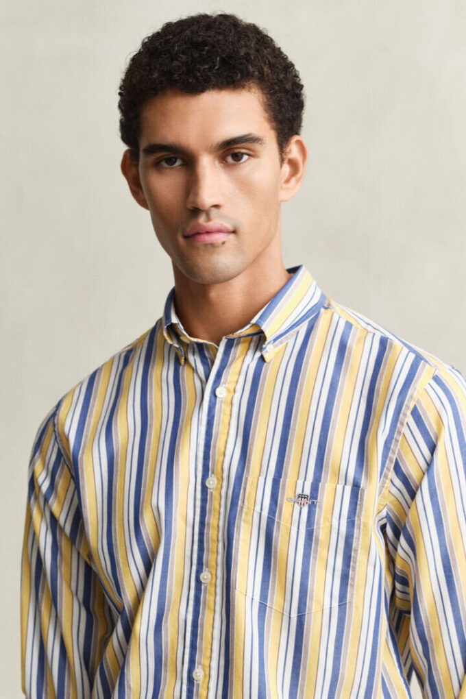 Camisas de popeline às riscas de corte regular