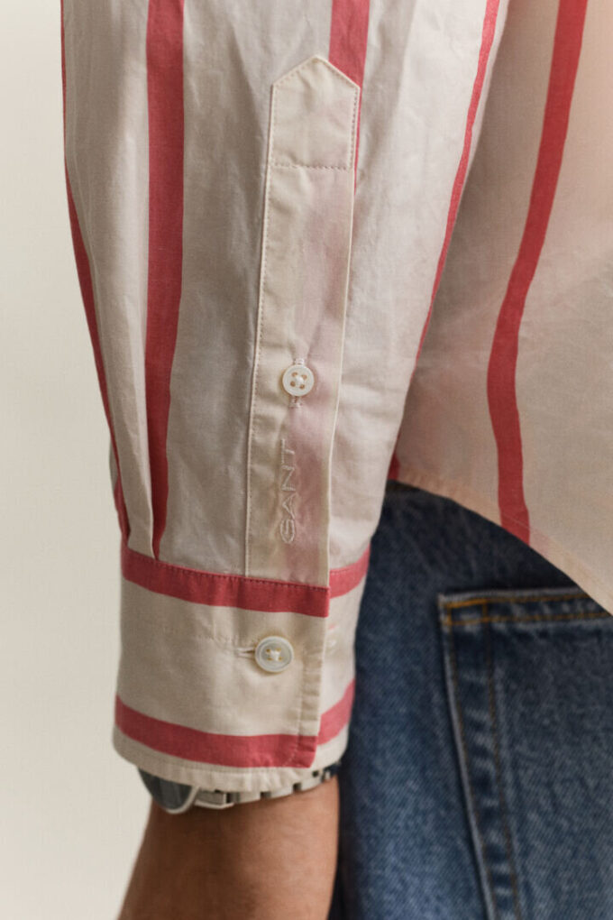 Camisas de popeline tradicional às riscas