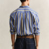 Camisas de popeline tradicional às riscas