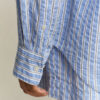 Camisas de seersucker às riscas