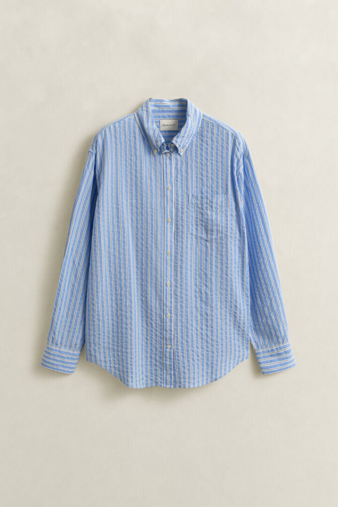 Camisas de seersucker às riscas