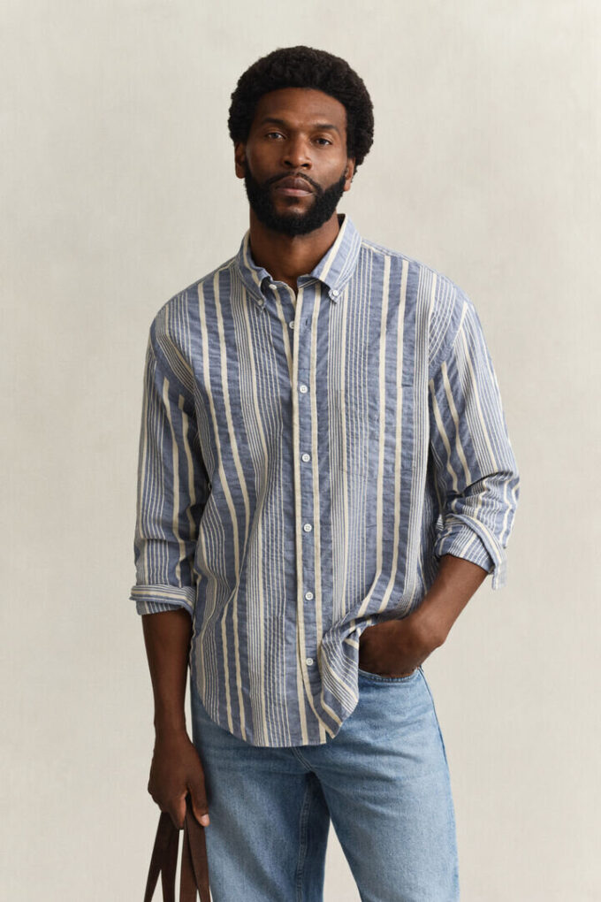 Camisas de seersucker às riscas com corte descontraído