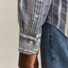 Camisas de seersucker às riscas com corte descontraído