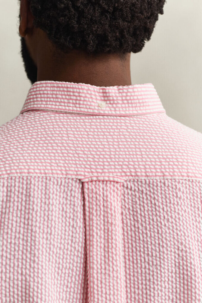 Camisas de seersucker às riscas com corte regular