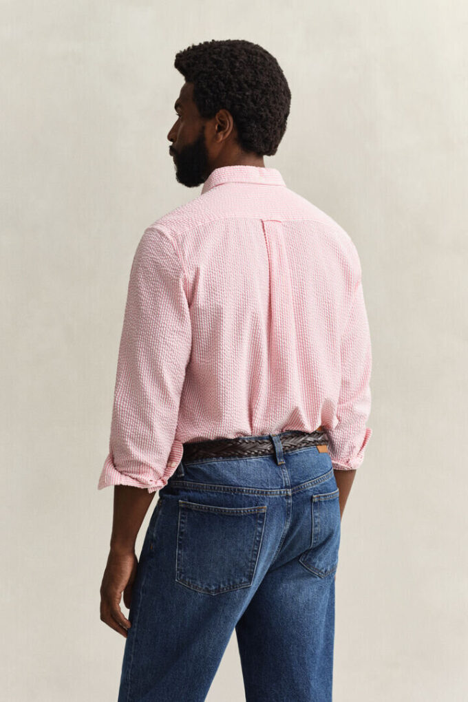 Camisas de seersucker às riscas com corte regular