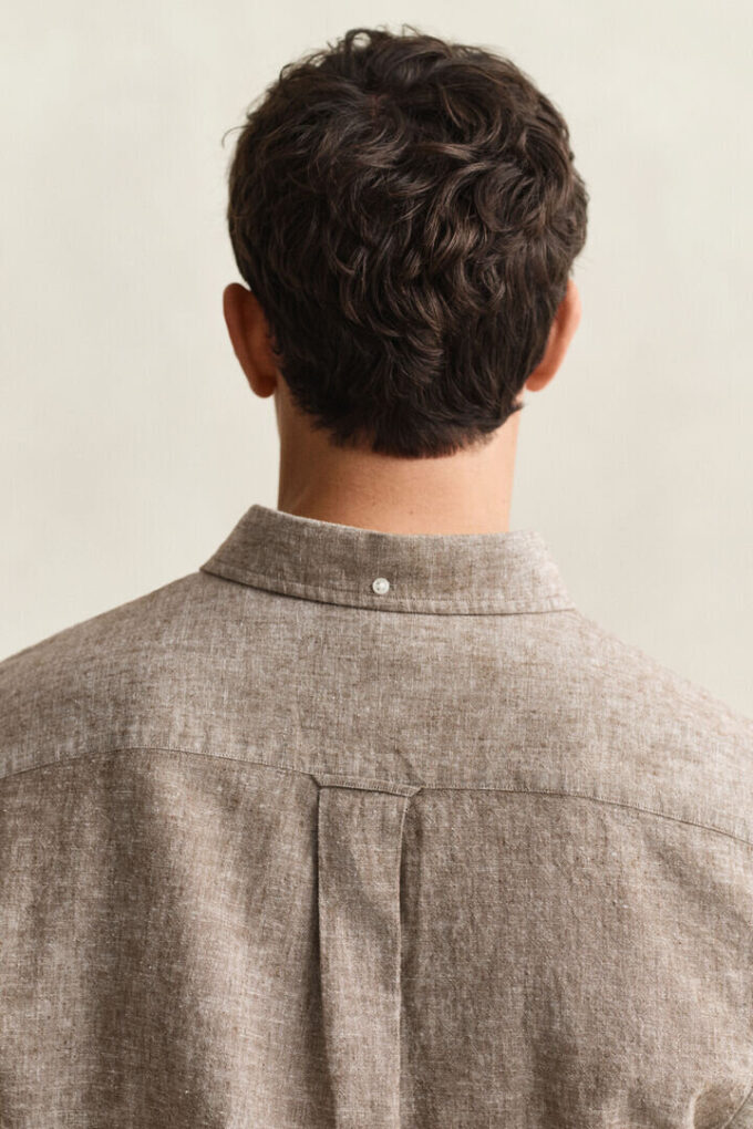 Camisas em mistura de linho