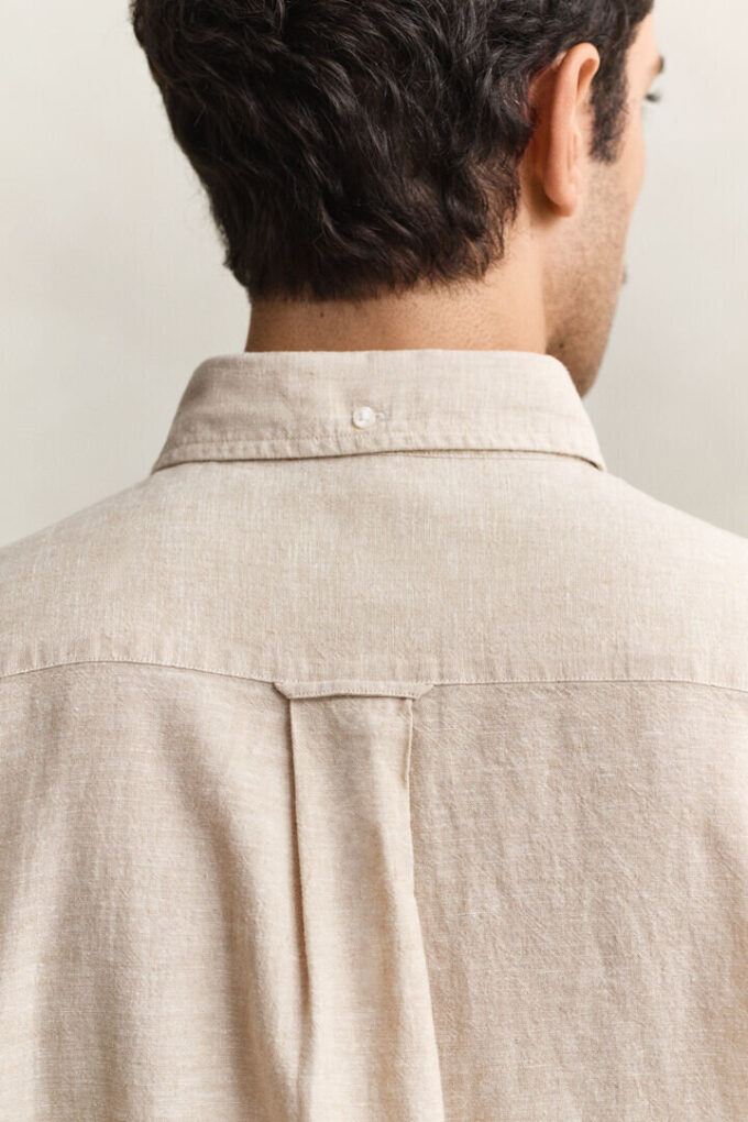 Camisas em mistura de linho