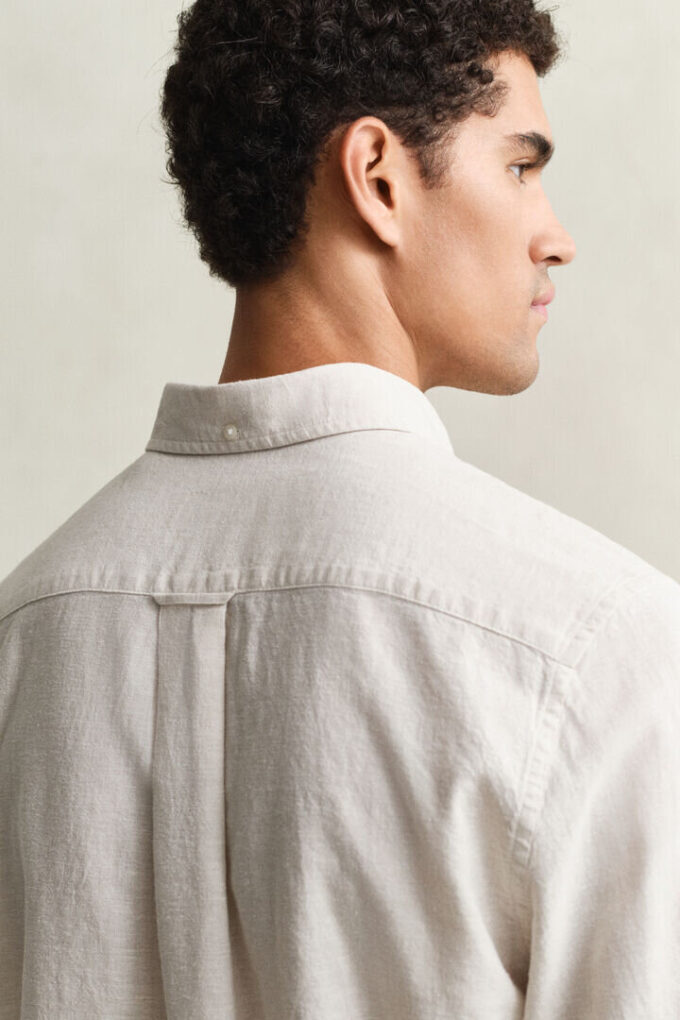 Camisas em mistura de linho