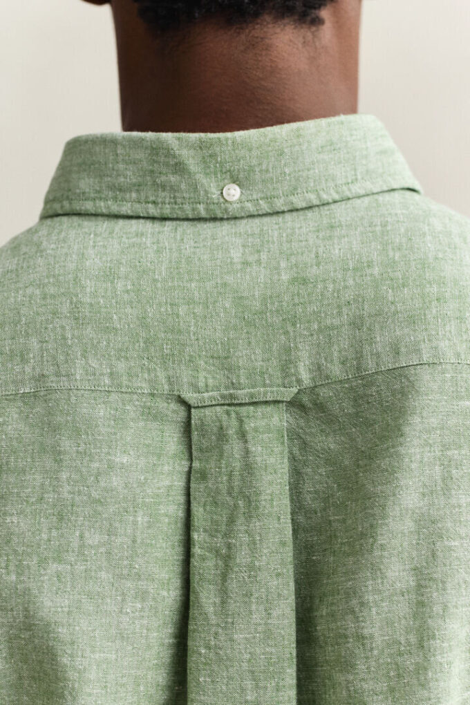 Camisas em mistura de linho