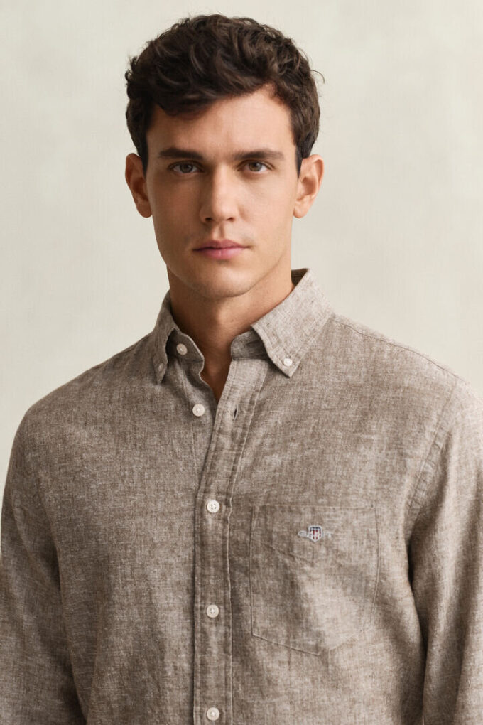 Camisas em mistura de linho
