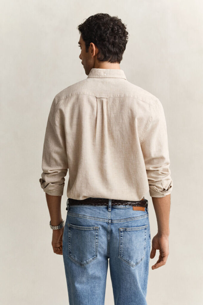 Camisas em mistura de linho