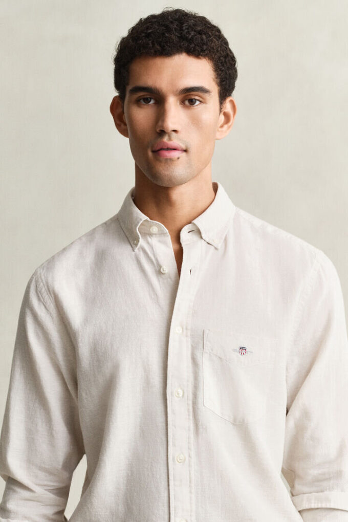 Camisas em mistura de linho
