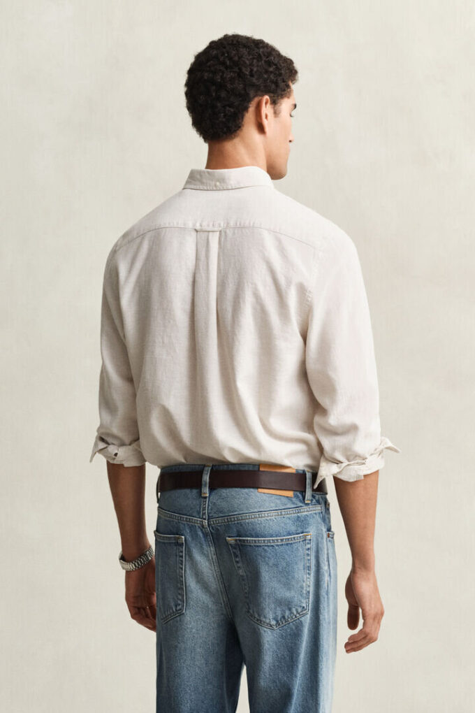 Camisas em mistura de linho