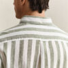Camisas em mistura de linho às riscas