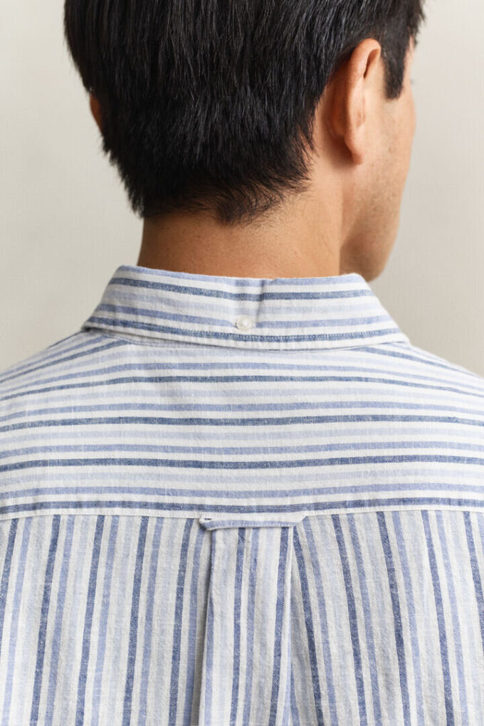 Camisas em mistura de linho às riscas