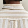 Camisas em mistura de linho às riscas