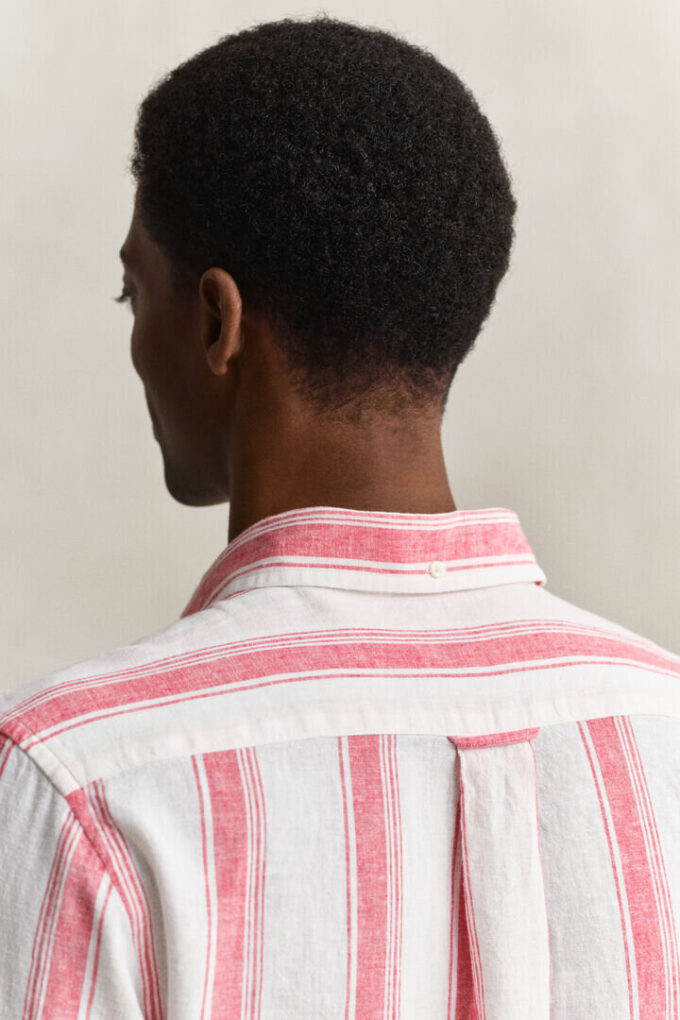 Camisas em mistura de linho às riscas