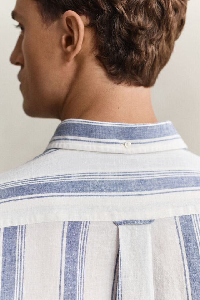Camisas em mistura de linho às riscas