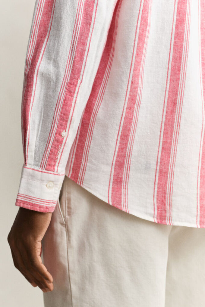 Camisas em mistura de linho às riscas