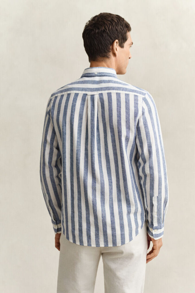 Camisas em mistura de linho às riscas