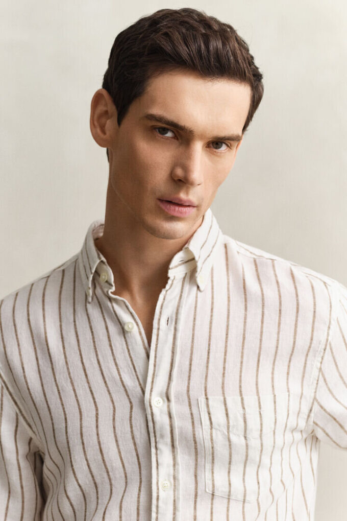 Camisas em mistura de linho às riscas