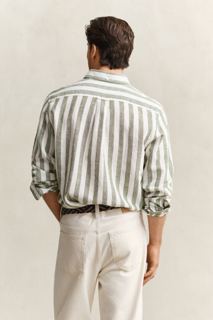 Camisas em mistura de linho às riscas
