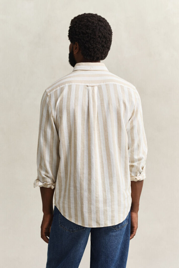 Camisas em mistura de linho às riscas